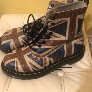 Pascal Union Jack Dr Martens L US size 7 Uk size 5